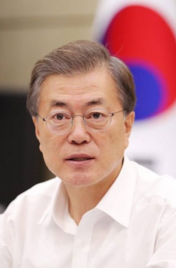 文대통령, "살충제 계란 사태" 범정부적 종합관리 李총리에 지시