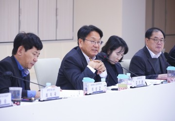 강기정 광주시장 “민생 경제 직격탄…솔선해 현장 챙기자"