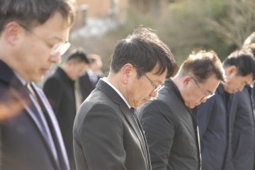 강기정 광주시장, 3·1절 광주독립운동기념탑 참배