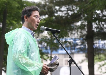 안희정 지사, ‘6월 정신’으로 새로운 민주주의 만들자!