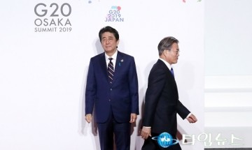 [일본신문 보도] 한국정부가 '한일정상회담 검토'...일본측은 불투명...한일 군사정보보호협정