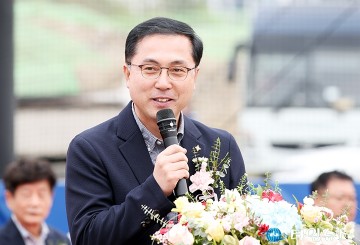 박희조 동구청장, 산내동에 정식 규격 야구장 2면 조성