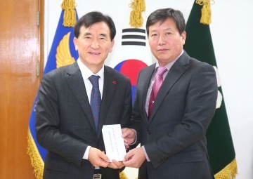 임창호 군수, “여러분 덕분에 지역민 안심하고 일상생활”  