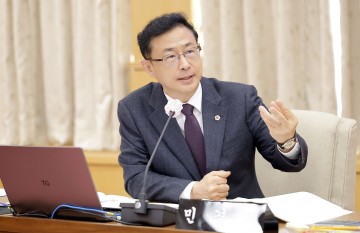 민경배 대전시의회 의원, 남성 육아휴직 지원 조례 원안 가결…참여율 29.4%