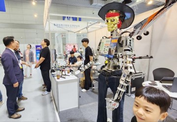 호남대 로봇드론공학과, ‘국제 IoT가전로봇박람회’ 인기
