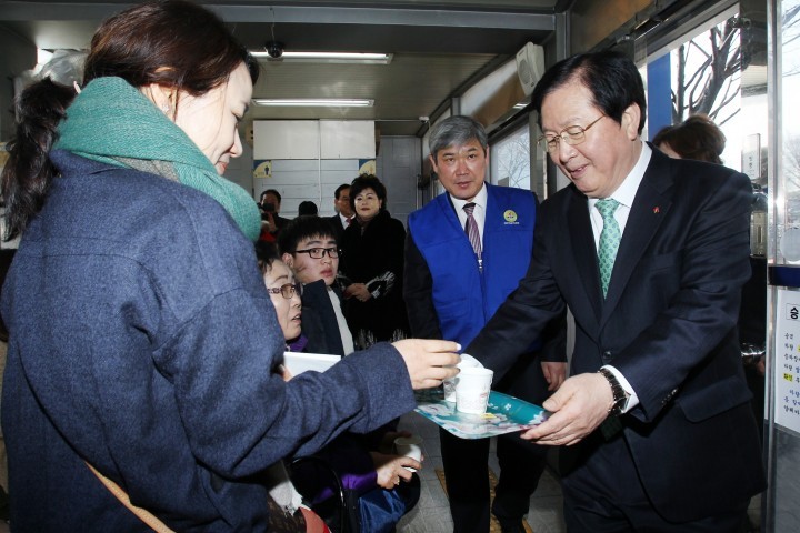 장종태 서구청장, 따뜻한 차(茶)로 정을 나누다!