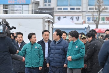 김태흠 충남지사, 대통령에게 ‘서천특화시장 신축 지원’ 건의