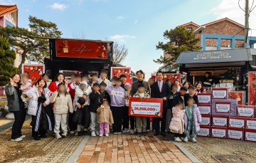 “따뜻한 연말 만들어요” 대전신세계, '희망산타 원정대' 출발