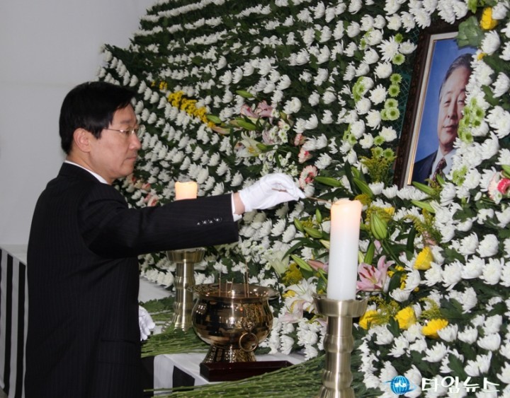 박범계 대전시당위원장, “민주화를 이뤄낸 대통령님의 서거를 추도”