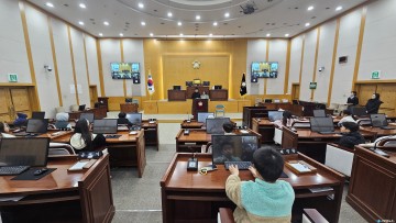 충주시 어린이·청소년의회, 지방의회 견학으로 민주주의 배운다