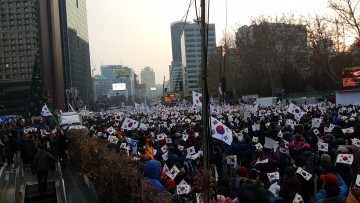 태극기가 촛불을 끌수 있을까?