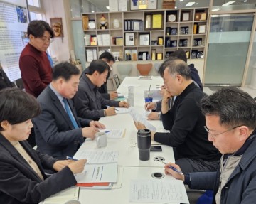 김산 무안군수, 김원이 국회의원 면담… RE100 국가산단 반도체 기업 유치 논의 