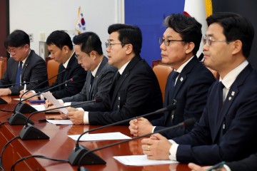 [속보] 박찬대 "崔대행, 책임있게 행동해야"…헌법재판관 임명 촉구