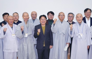 광주불교연합회 학술세미나 참석한 강기정 광주시장
