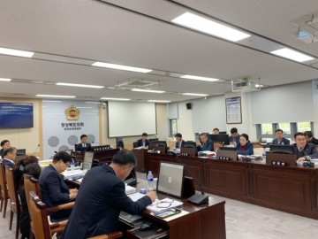 경북도의회 문화환경위원회, 문화관광체육국 행정사무감사 실시