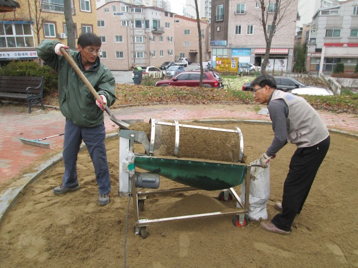 청주시,어린이 모래놀이터 안심하고 이용하세요!
