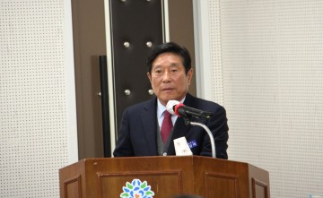 옥과면에서 열린 ‘군민과의 대화’에 인사말하고 있는 조상래 곡성군수  