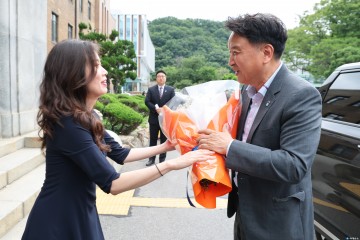 “이제 수확의 시간”… 김영환 지사, 취임 3주년 맞아 직원들과 소회 나눠