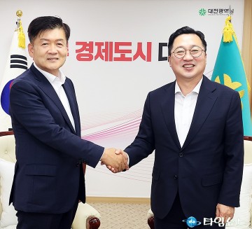 김동수 유성구의회 의장, 이장우 대전시장과 환담