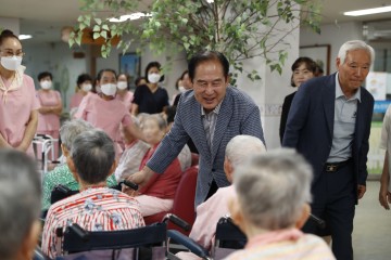 김희수 진도군수, 추석명절 맞이 사회복지시설 위문    