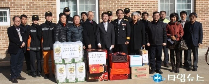 장훈욱 울진소방서장, 설맞이 전통시장 장보기 행사..복지시설 방문