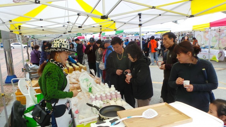 공주시, 주말 직거래장터 개장!