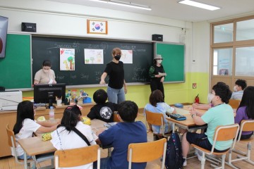 천안시국제화교육특구 원어민 영어보조교사 활용 여름방학 영어독서프로그램 진행 