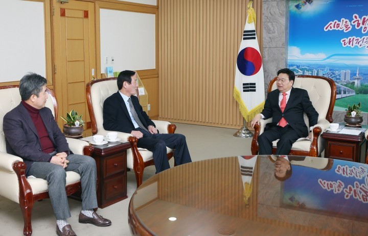 권선택 대전시장, 개성공단 입주 기업체 대표와 면담