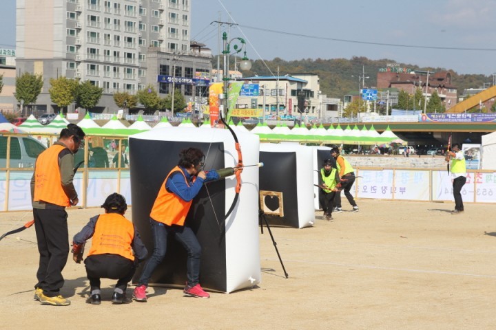  예천세계활축제, 온 몸으로 체험해요~ 흥미만점‘양궁 서바이벌’체험