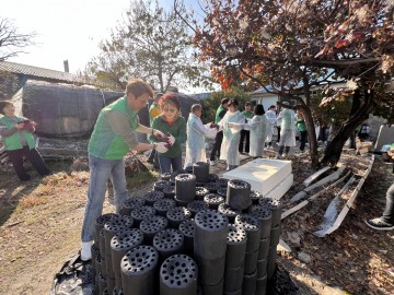 대전 전역에 퍼진 ‘사랑의 연탄 나눔’…대전시새마을회, 취약계층 7세대에 1500장 전달