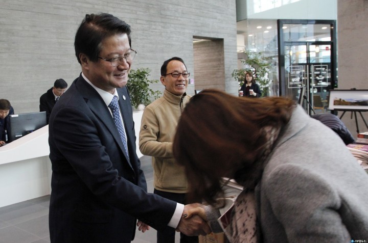 원창묵 원주시장 “원주에 오신 것을 환영합니다”