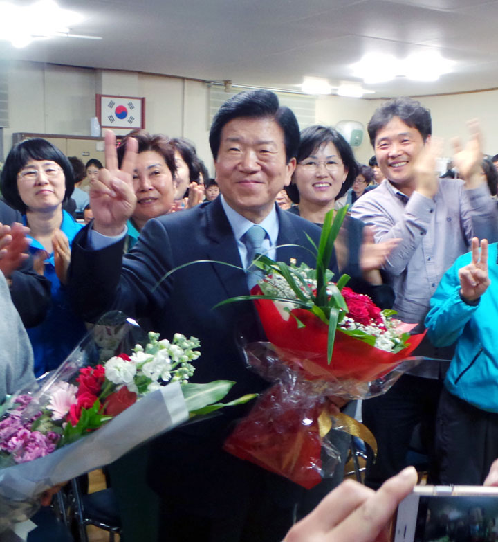 더불어민주당 박병석 서구갑 국회의원 당선자, 충청권 최초로 낙선 없는 5선 감사합니다!