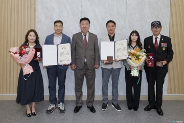  청주시, 70년 만에 6‧25 참전용사 무공훈장 유족에 전수