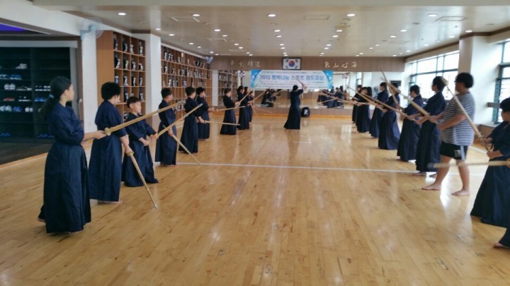 얍! 건강 지킴이로 나선 검도 외길