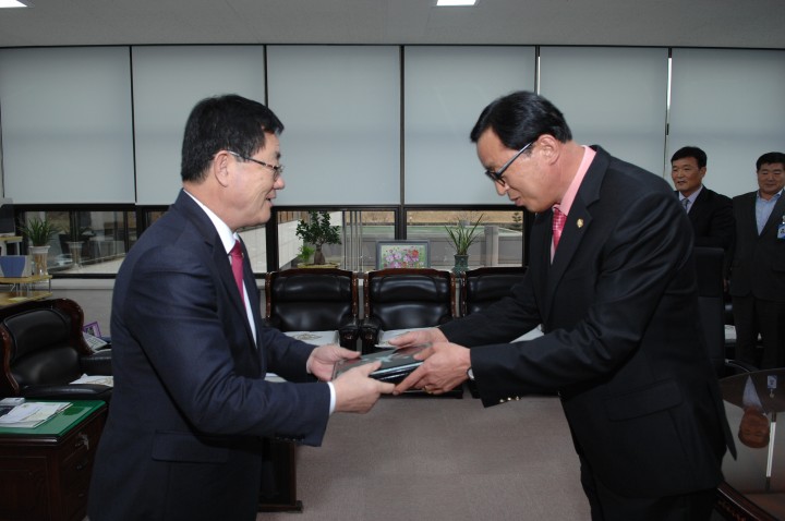 군위군의회 이혁준의원 경상북도 의정봉사대상 수상