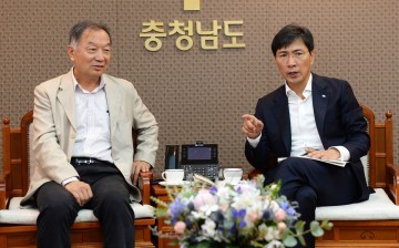 안희정 지사, ‘中 3농 주창자’와 대담