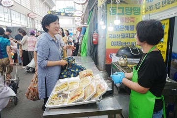 광주시의회, 추석 맞이 전통시장 장보기 행사 가져