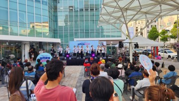 제천골목버스킹, 희망의 리듬으로 개막… 시민과 관광객 ‘함께 공감’