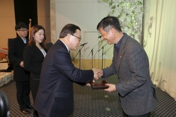 박세진 구미시의회 기획행정위원장  사회복지증진 유공 도지사 표창