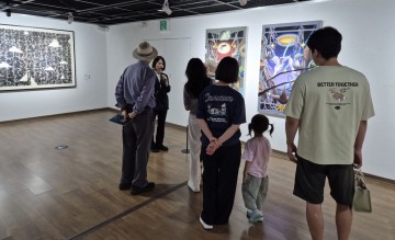 전남국제수묵비엔날레, 전통‧현대‧동서양 아우르는 작품들 선봬…누적 관람객 10만 명 돌파 