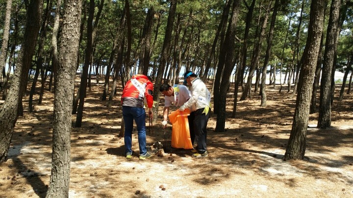 영덕교육지원청, 관광명소 환경정화활동 펼쳐