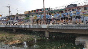 중산고 과학동아리, EM흙공 하천정화 한몫!