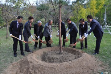 충청북도산림환경연구소, 미동산수목원 특성화사업 준공기념식 문학의 향연 개최