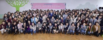 이용섭 광주광역시장, 3.8 세계여성의날 장미꽃 이벤트