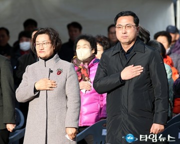 가족센터 기공식에 참석한 박영순 구의장과 박희조 동구청장