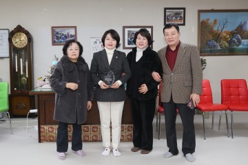 한형신 유성구의회 의원, 아파트 장애인 진입로 개선 공로 감사패 받아