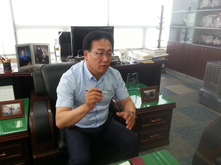 특집 인터뷰- 오산발전포럼 이권재 의장, “능력과 힘 있는 지도자만이 오산을 경제도시로 이끌 수 있어”