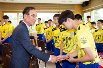 장세용 구미시장, 현일고등학교 배구팀 남고부 전국우승 