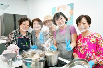 대전시노인복지관, 독거노인 삼복맞이 삼계탕 나눔 행사 진행