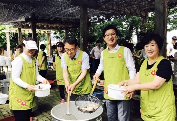 대전 유성구자원봉사협의회, 삼계탕 300인분 나눔 행사